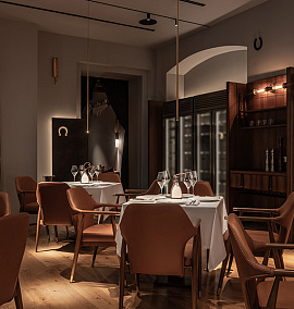 Интерьер Savras, вдохновлённый эстетикой верховой езды